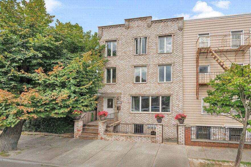 More Photos Of 2105 33rd Ave, Astoria Multifamily For Sale