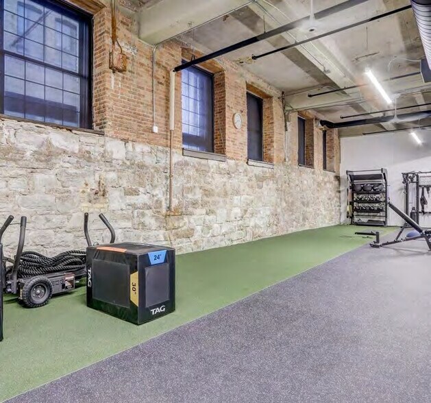 More Photos Of 647 W Virginia St, Milwaukee Office Residential For Lease