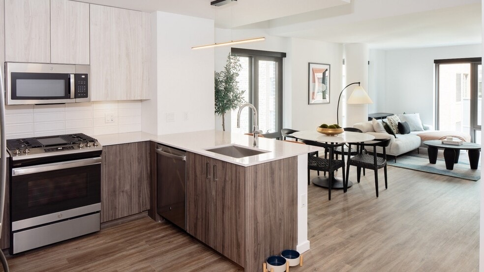 More Photos Of 161 N May St, Chicago Apartments For Lease