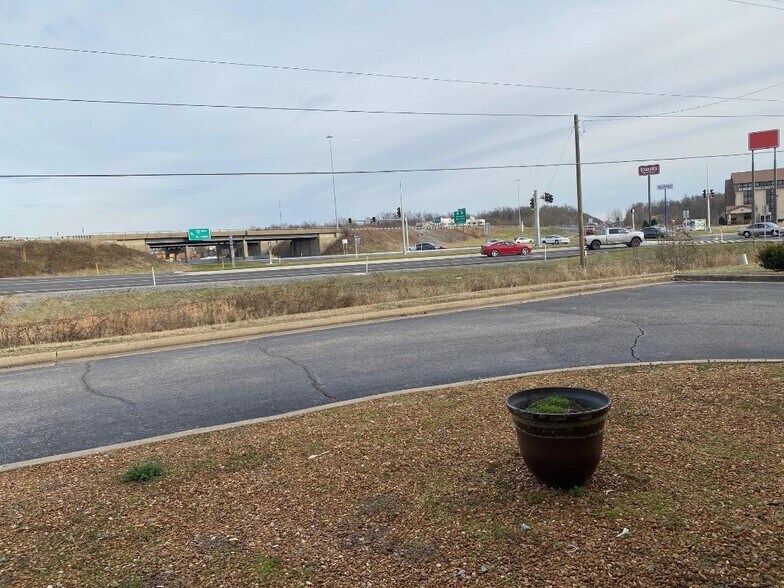 More Photos Of 5001 Hinkleville Rd, Paducah Hotel For Sale