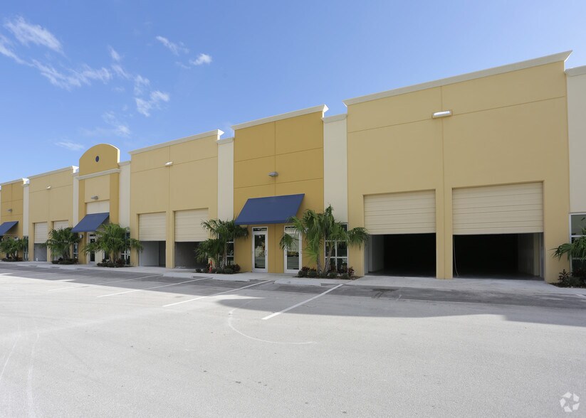 More Photos Of 10384 W State Road 84, Davie Warehouse For Lease