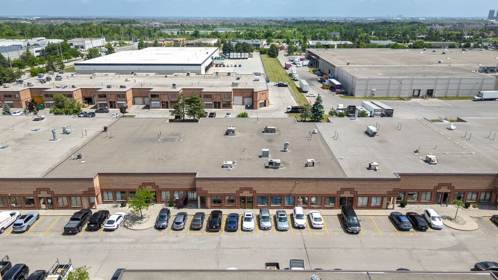 More Photos Of 2053 N Williams Pky, Brampton Light Distribution For Sale