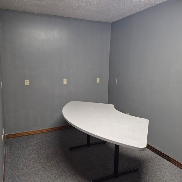 More Photos Of 21 Hines St, Monroeville Office For Sale