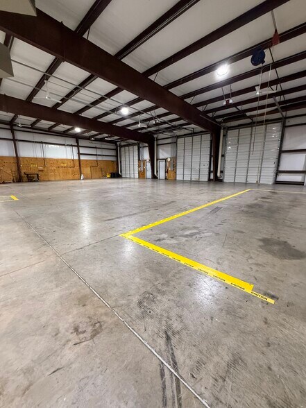 More Photos Of 4135 Industry Way, Flowery Branch Warehouse For Lease