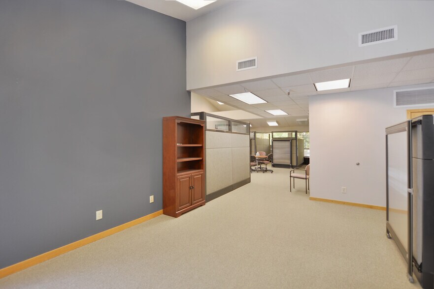 More Photos Of 724 Whalers Way, Fort Collins Office For Sale