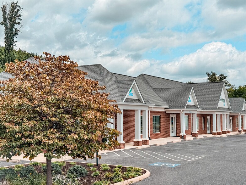 More Photos Of 100 Red Oak Drive, Staunton Office For Sale