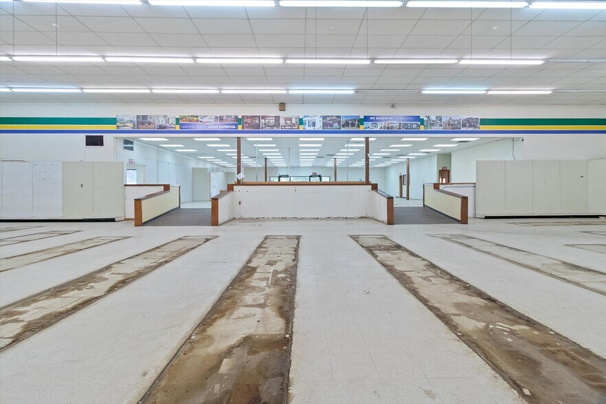 More Photos Of 6305 SW Highway 101, Lincoln City Warehouse For Sale