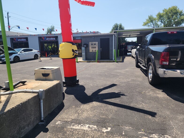 More Photos Of 5955 E 21st St, Indianapolis Carwash For Sale