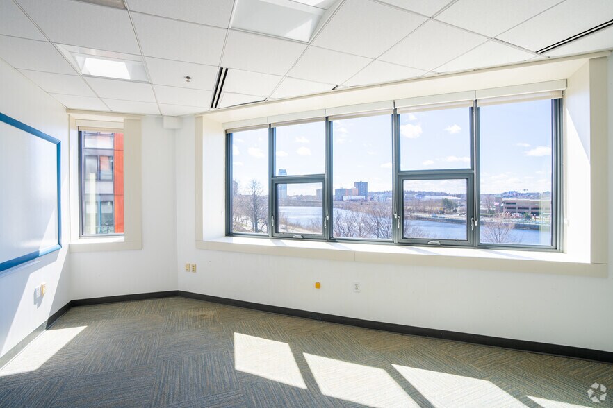 More Photos Of 810 Memorial Dr, Cambridge Office For Lease