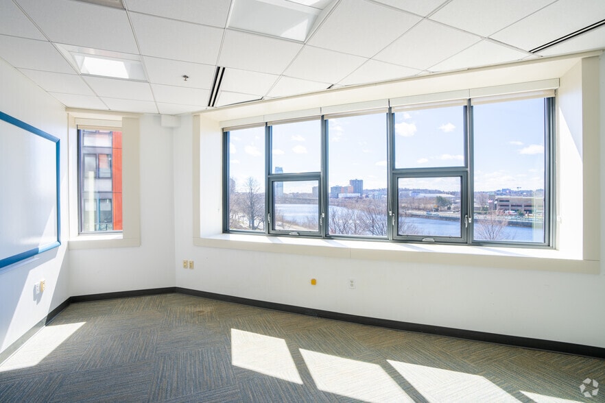 More Photos Of 810 Memorial Dr, Cambridge Office For Lease