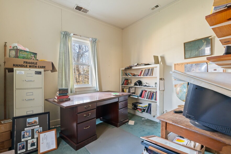 More Photos Of 171 Valley St, Centreville Flex For Sale