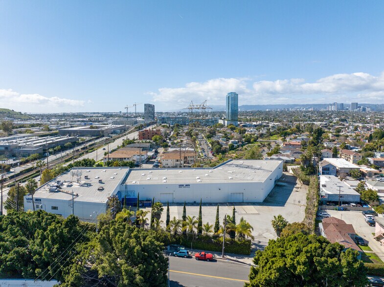 Primary Photo Of 5461 W Jefferson Blvd, Los Angeles Warehouse For Lease