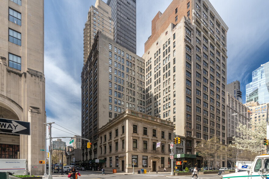 Primary Photo Of 352 Park Ave S, New York Office For Lease