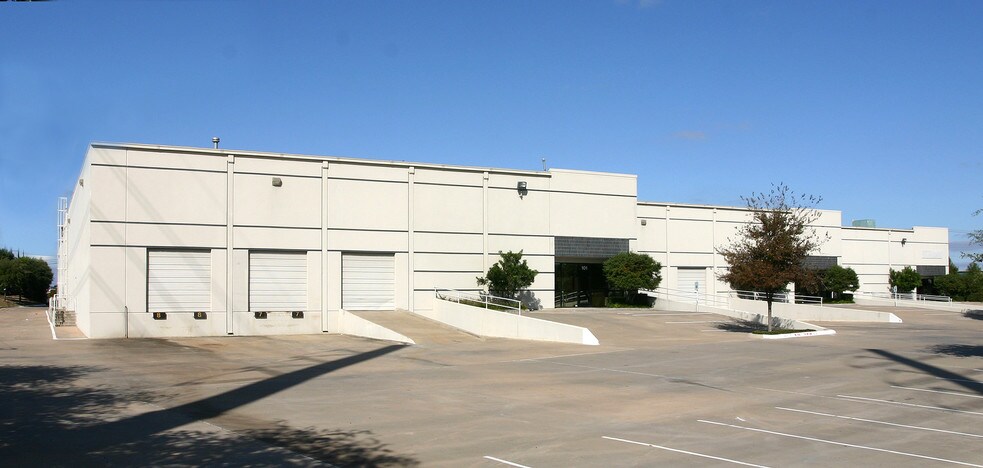 More Photos Of 2315 Rutland Dr, Austin Warehouse For Lease