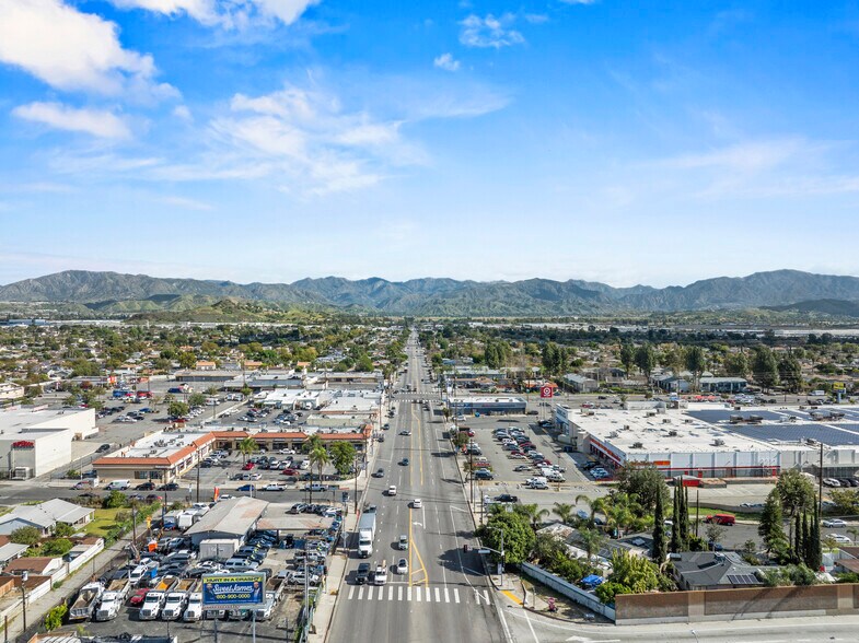 More Photos Of 13235-13243 Osborne St, Arleta Land For Lease