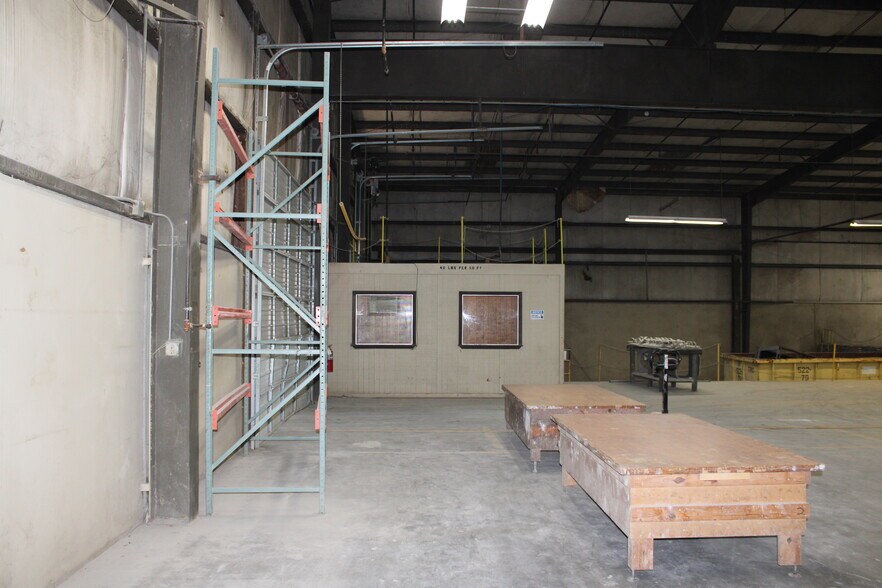 More Photos Of 8328 Macarthur Dr, North Little Rock Manufacturing For Lease