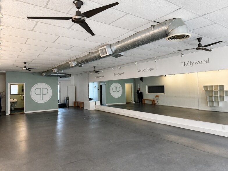 More Photos Of 1330 N Highland Ave, Los Angeles Freestanding For Lease