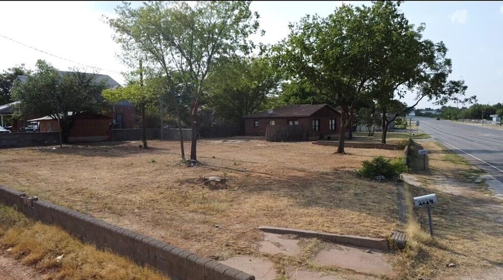 More Photos Of 2342 N Treadaway Blvd, Abilene Land For Sale