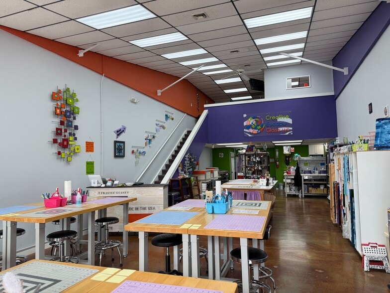 More Photos Of 1700 Campbell, Springfield Freestanding For Sale