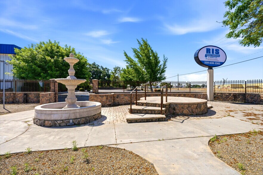 More Photos Of 1260 Buttonwillow Ave, Reedley Warehouse For Sale