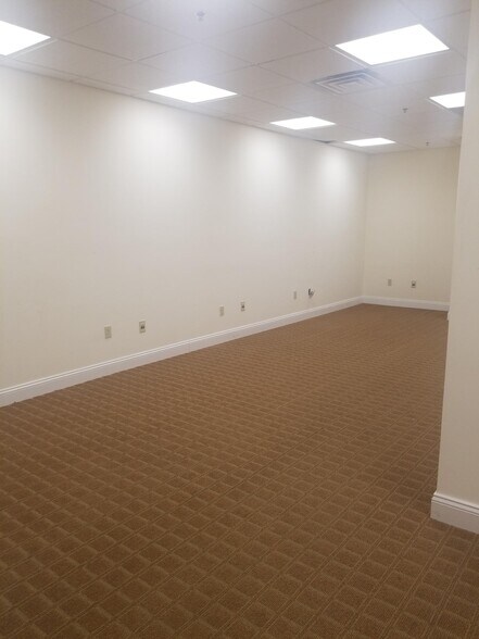 More Photos Of 1 Reserve Rd, Danbury Medical For Lease
