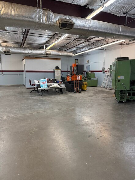 More Photos Of 8555 Yermoland Dr, El Paso Manufacturing For Sale