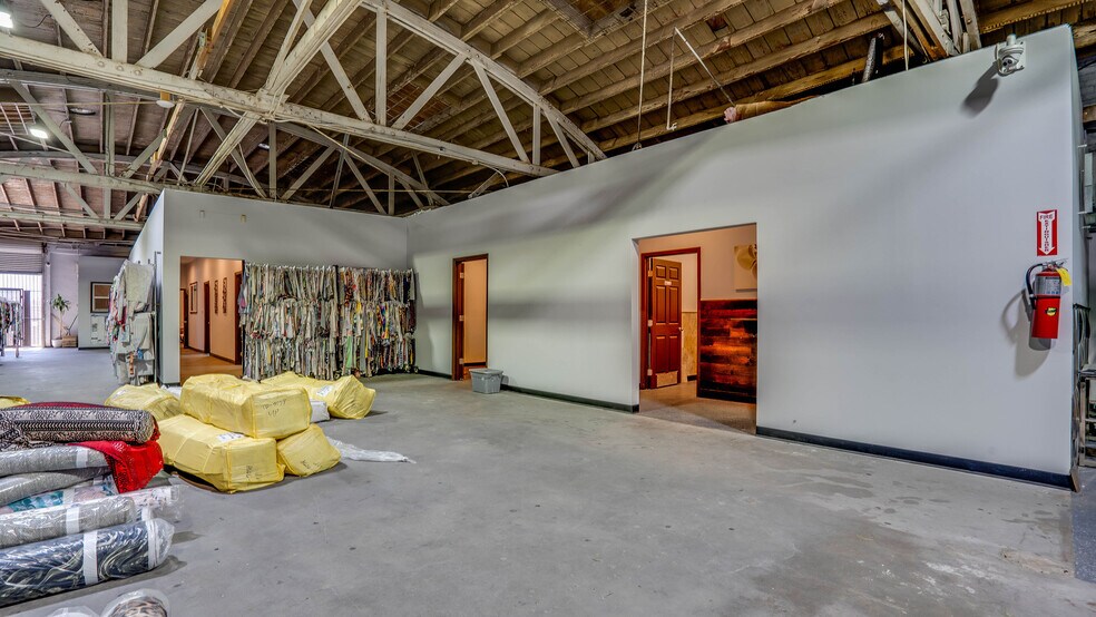 More Photos Of 3232 E Olympic Blvd, Los Angeles Warehouse For Sale