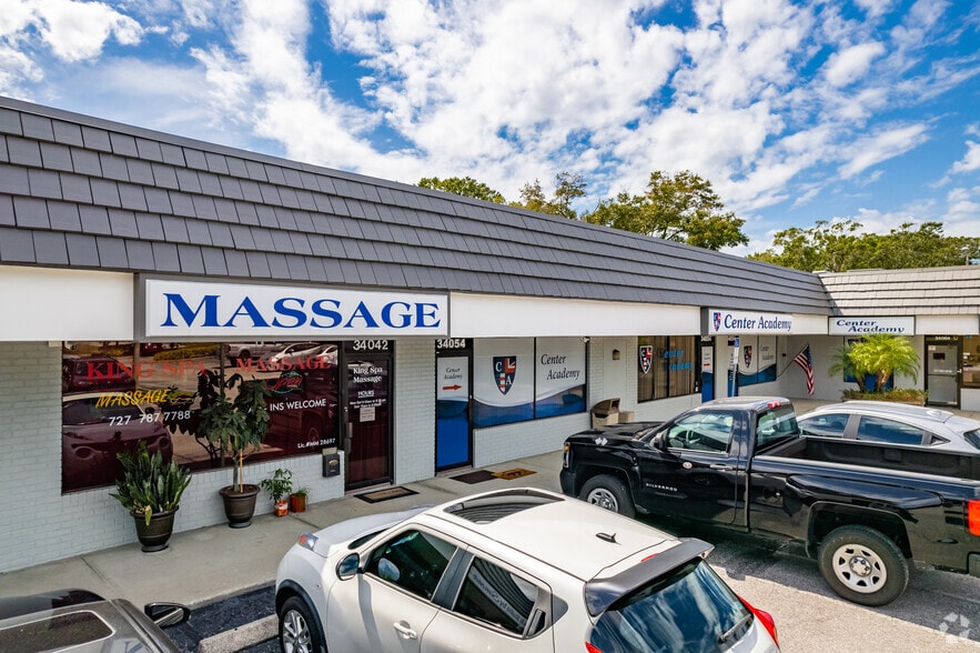 More Photos Of 34010-34088 US Highway 19 N, Palm Harbor Storefront Retail Office For Lease