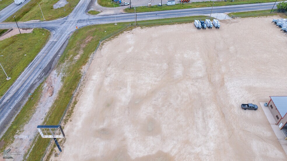 More Photos Of 10027 S Frontage Rd, Clyde Manufacturing For Sale