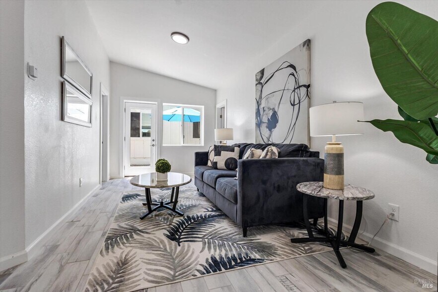 More Photos Of 2113 Dennis Ln, Santa Rosa Multifamily For Sale