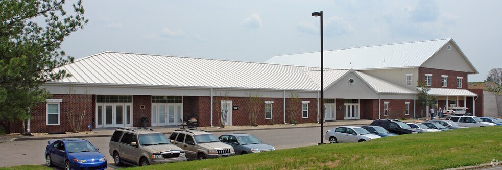 More Photos Of 220 Town Center Pky, Spring Hill Office For Lease