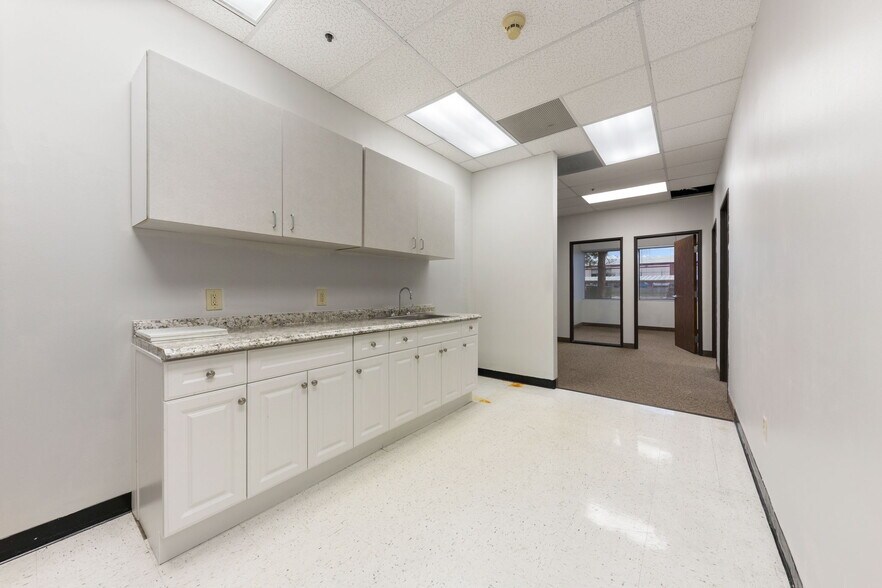 More Photos Of 2828 E Trinity Mills Rd, Carrollton Medical For Sale