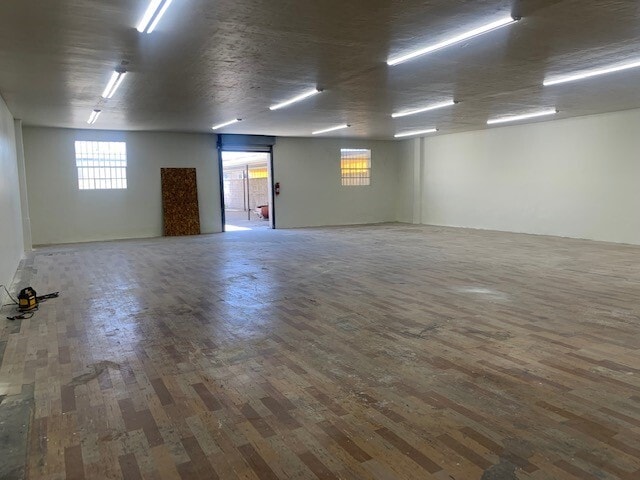 More Photos Of 1611 Fremont St, Las Vegas Light Distribution For Sale
