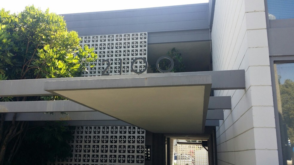 More Photos Of 2100 Huntington Dr, San Marino Coworking Space