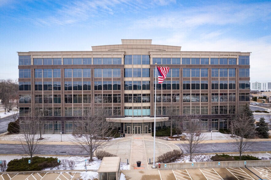 More Photos Of 26125 N Riverwoods Blvd, Mettawa Office For Lease