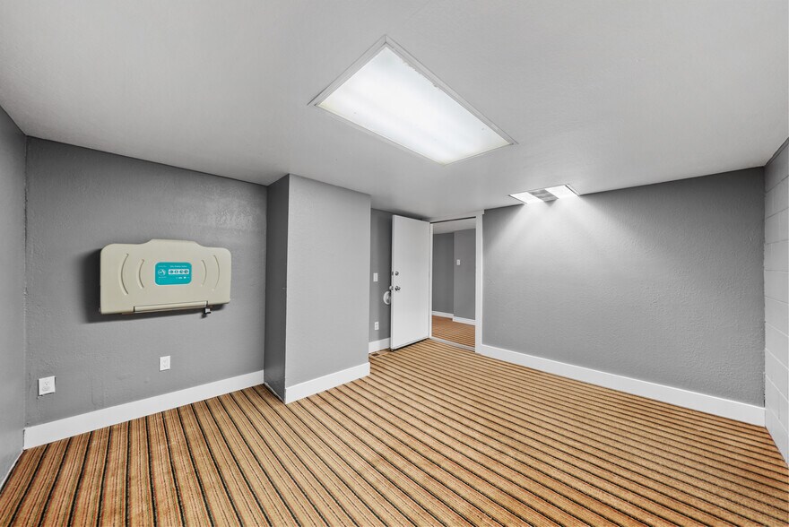 More Photos Of 6580 Federal Blvd, Lemon Grove Warehouse For Sale