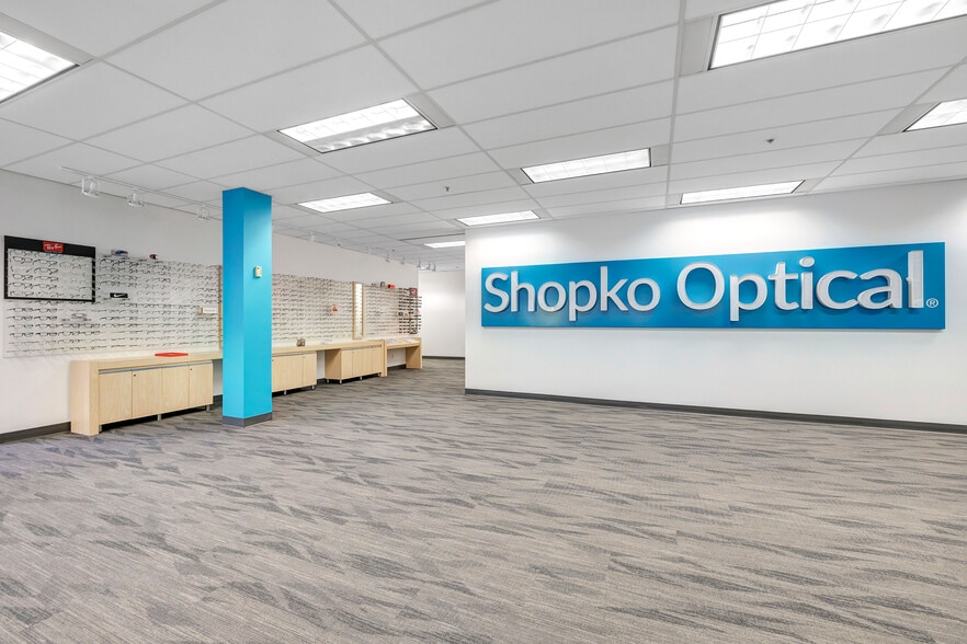 More Photos Of 700 Pilgrim Way, Green Bay Loft Creative Space For Lease