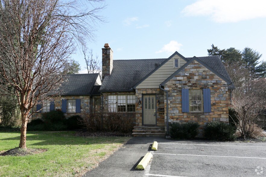 More Photos Of 169 Broadview Ave, Warrenton Loft Creative Space For Lease