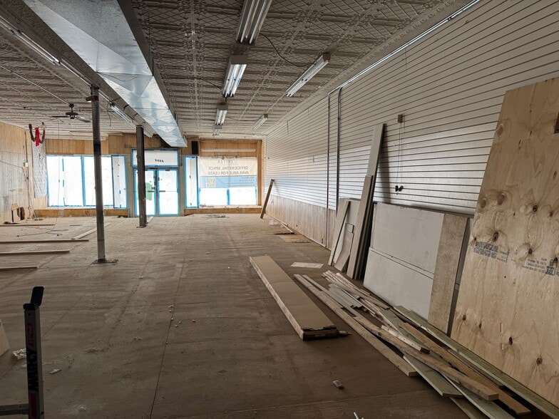 More Photos Of 3025 N Milwaukee Ave, Chicago General Retail For Sale