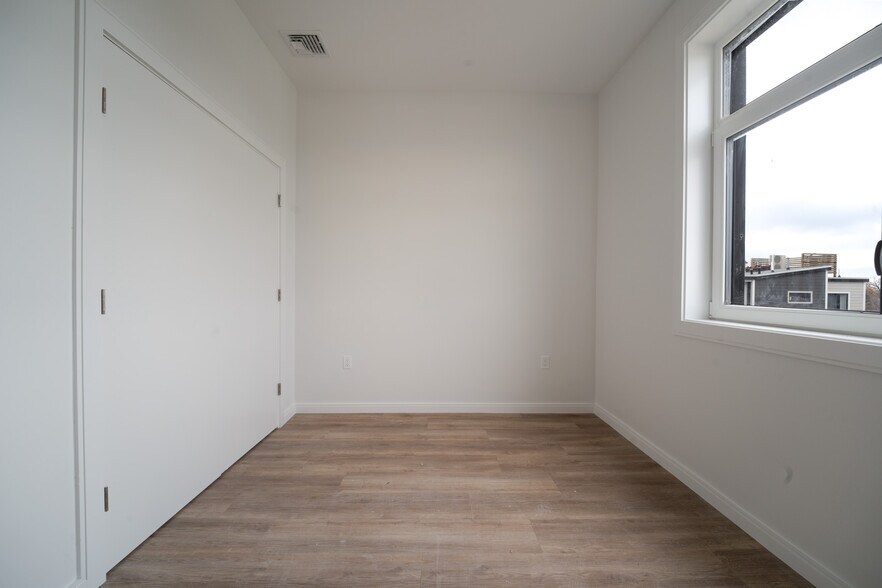 More Photos Of 13 Warwick St, Somerville Apartments For Sale