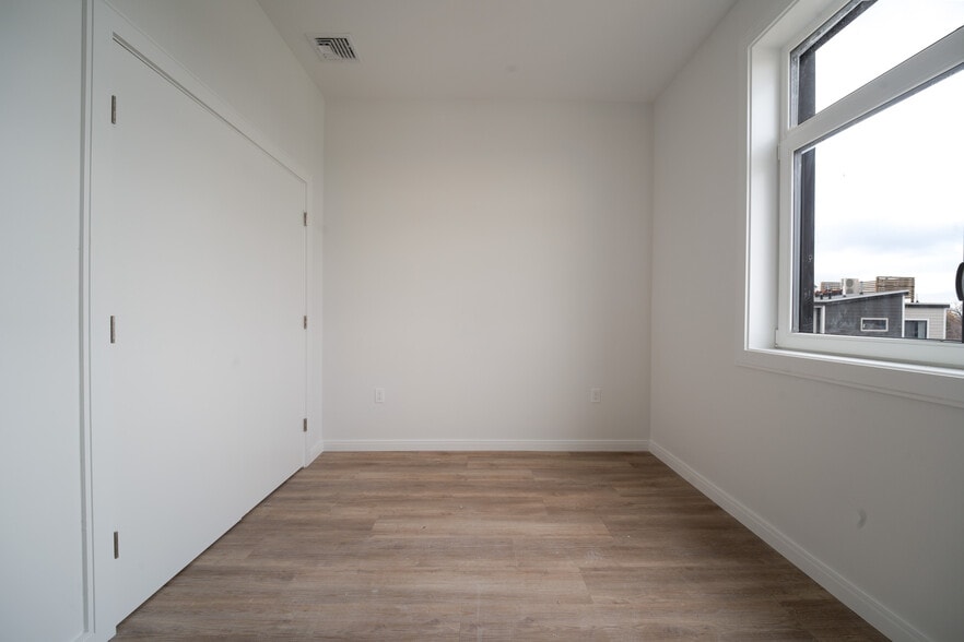 More Photos Of 13 Warwick St, Somerville Apartments For Sale