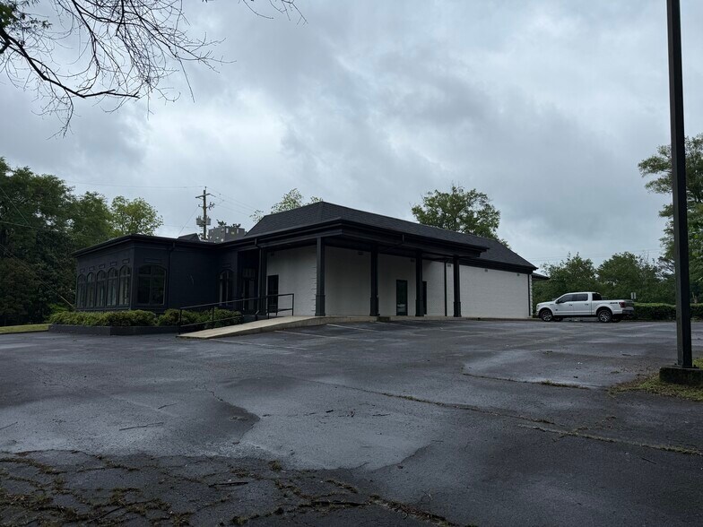 More Photos Of 8910 Main St, Woodstock Storefront Retail Office For Lease