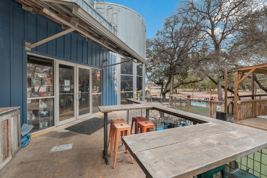 More Photos Of 13838 Jones Maltsberger Rd, San Antonio Restaurant For Sale