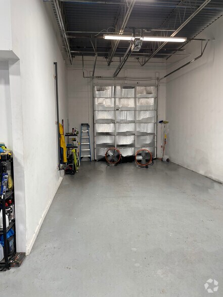 More Photos Of 443 Commerce Ln, West Berlin Warehouse For Lease