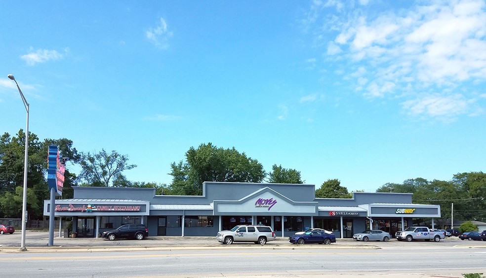 Primary Photo Of 921-925 E Roosevelt Rd, Wheaton Storefront For Lease