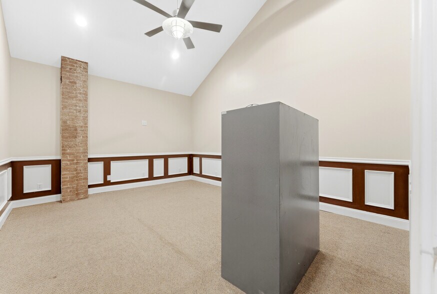 More Photos Of 351 Scotts Run Rd, Maidsville Office Residential For Lease