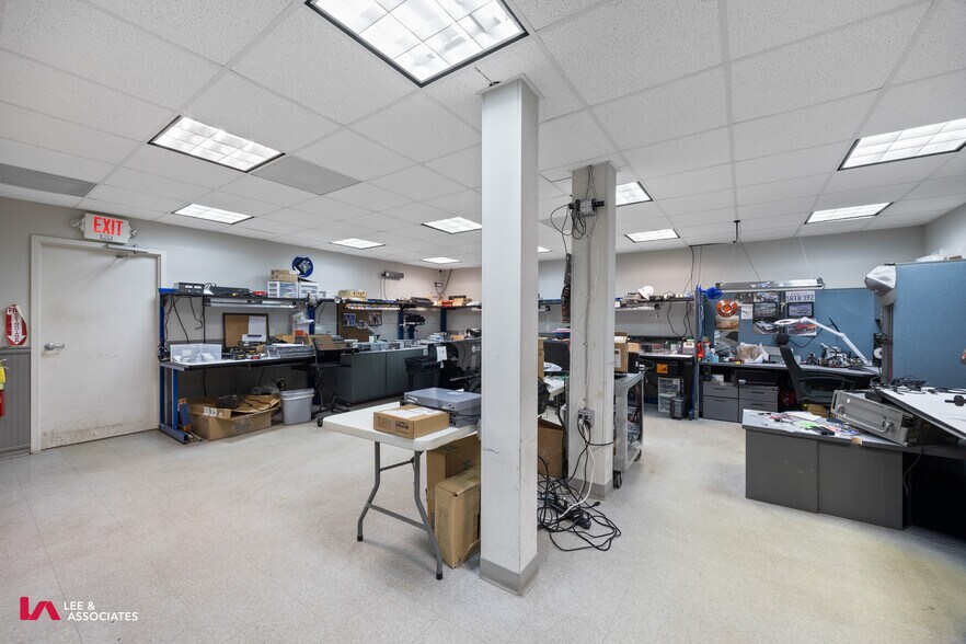 More Photos Of 885 Cripple Creek Dr, Lawrenceville Warehouse For Lease