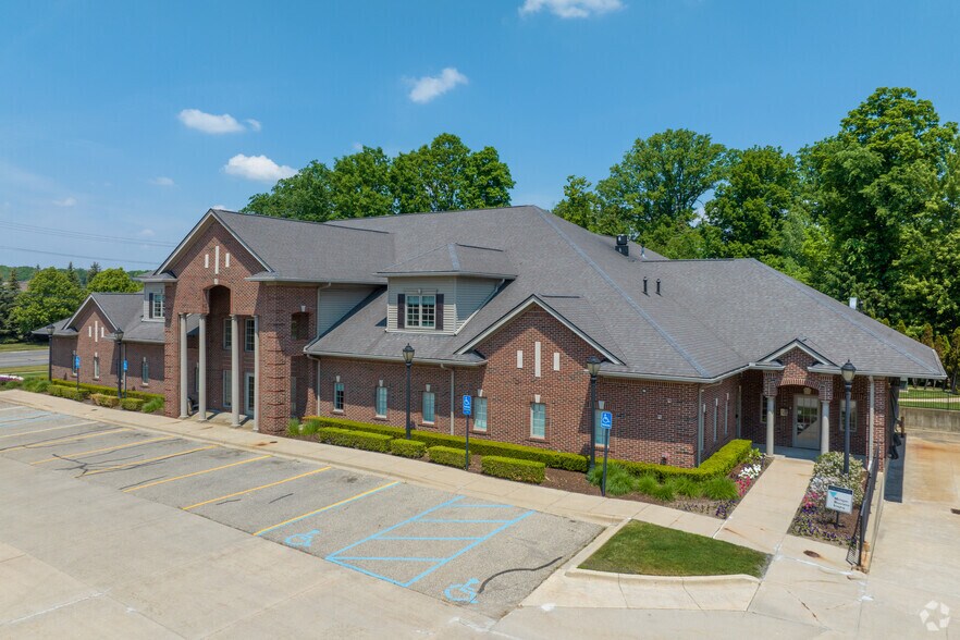 More Photos Of 43650 Garfield Rd, Clinton Township Medical For Lease