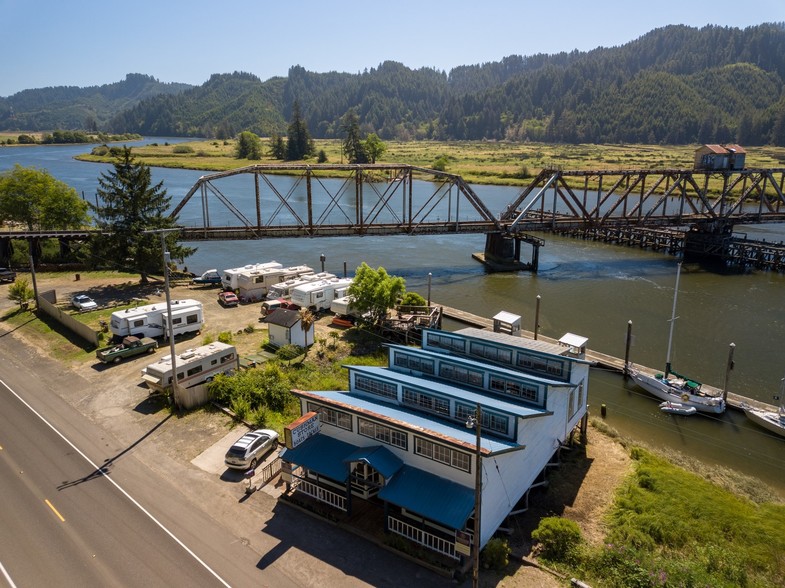 More Photos Of 6750 Or-126 Hwy, Florence Marina For Sale