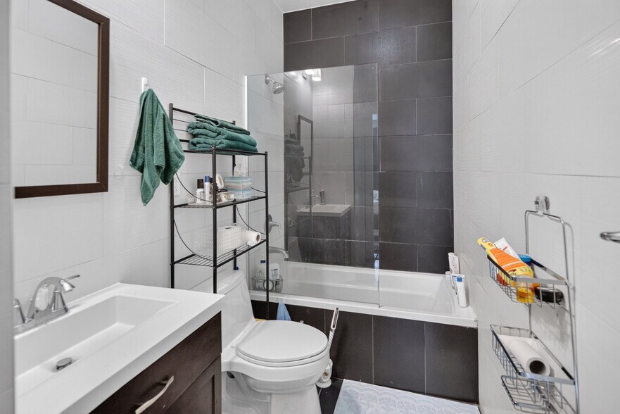 More Photos Of 83 Beaver St, Albany Apartments For Sale